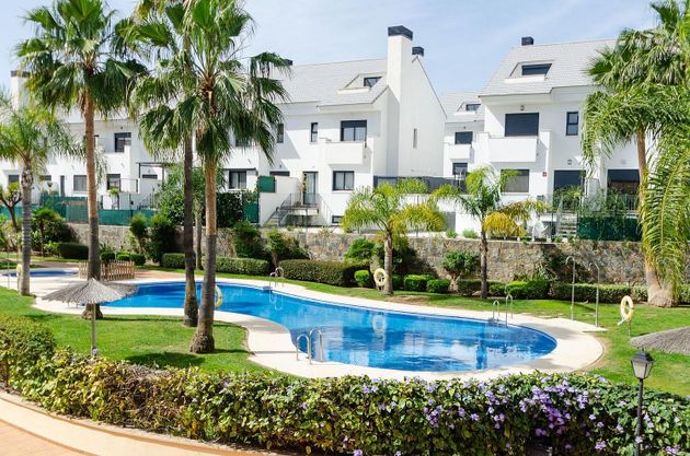 Foto 1 de Venta de casa en Los Boliches de 3 habitaciones con terraza y piscina
