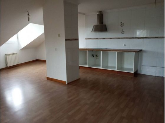 Foto 1 de Venta de piso en Tudela de Duero de 2 habitaciones con garaje y calefacción