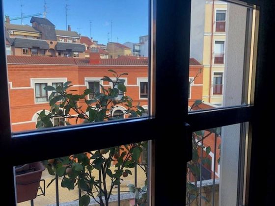 Foto 2 de Pis en lloguer a Centro - Valladolid de 2 habitacions amb garatge i mobles