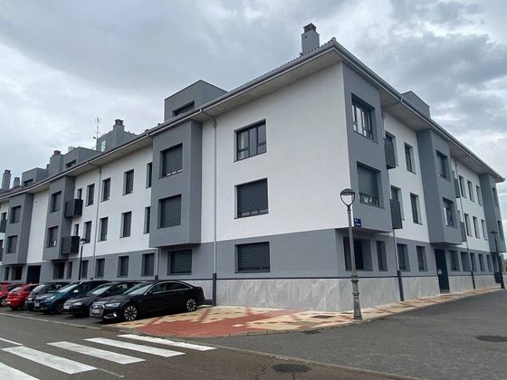 Foto 1 de Pis en venda a Santovenia de Pisuerga de 3 habitacions amb garatge i balcó
