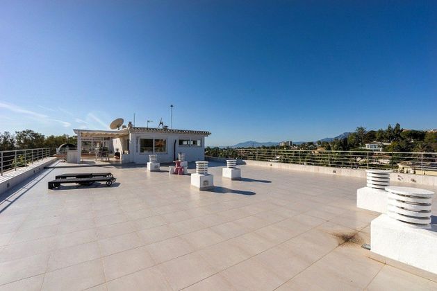 Foto 2 de Venta de ático en Cabo Pino - Reserva de Marbella de 4 habitaciones con terraza y piscina