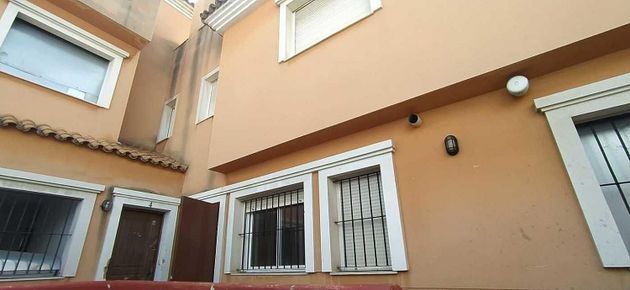 Foto 2 de Casa en venda a La Línea de la Concepción ciudad de 2 habitacions amb garatge