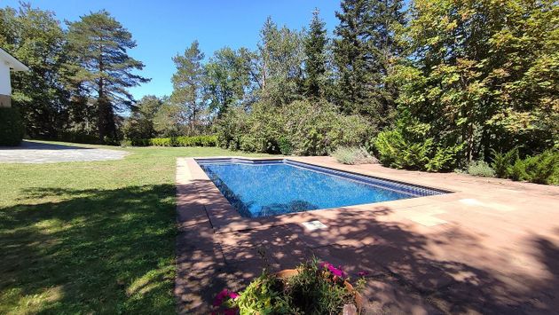 Foto 2 de Chalet en venta en Sant Quirze Safaja de 4 habitaciones con terraza y piscina