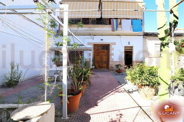 Foto 1 de Xalet en venda a Campello Playa de 4 habitacions amb terrassa i garatge