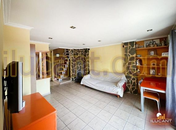 Foto 1 de Àtic en venda a Paus - Poligono San Blas de 2 habitacions amb terrassa i balcó