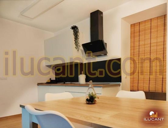Foto 2 de Pis en venda a Lo Morant- San Nicolás de Bari de 3 habitacions amb balcó