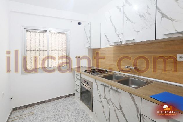Foto 1 de Piso en venta en Sidi Ifni - Nou Alacant de 3 habitaciones y 56 m²