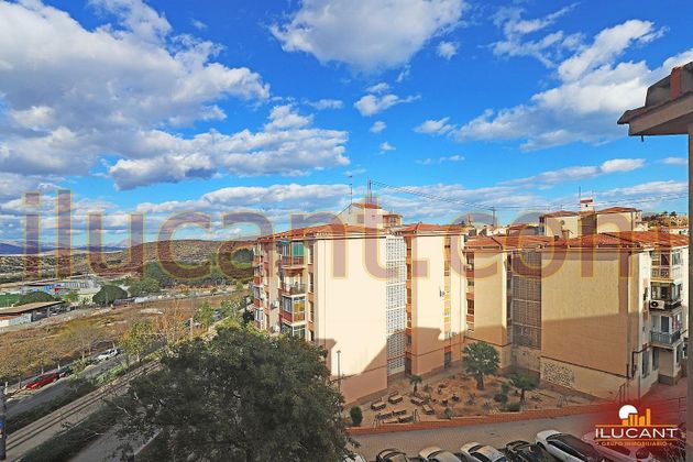 Foto 1 de Pis en venda a Ciudad Jardín de 3 habitacions amb terrassa i balcó