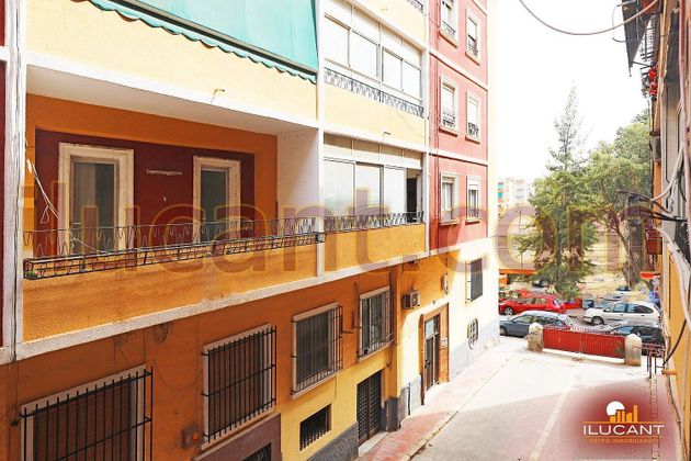 Foto 1 de Venta de piso en Campoamor de 4 habitaciones con terraza y balcón