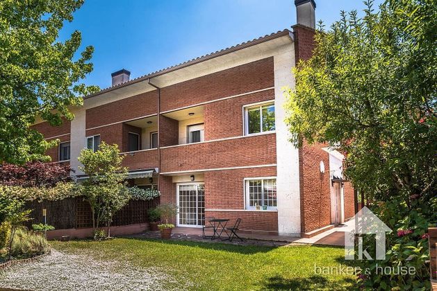 Foto 2 de Casa adossada en venda a Altamira - Canaletes de 5 habitacions amb terrassa i piscina