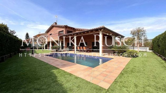 Foto 2 de Alquiler de casa en Corbera de Llobregat de 4 habitaciones con terraza y piscina