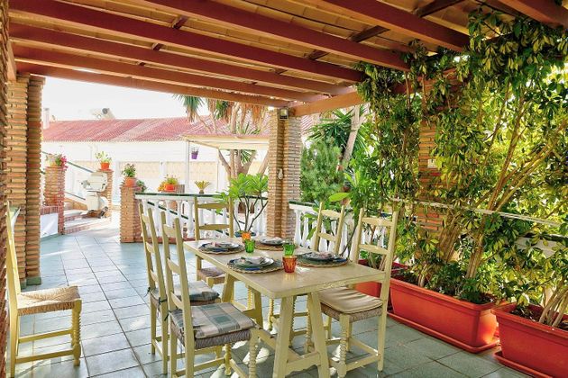 Foto 2 de Chalet en venta en Benajarafe – Almayate de 4 habitaciones con terraza y piscina