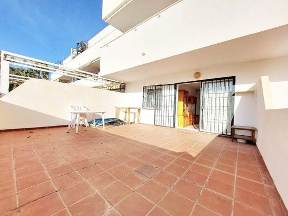 Foto 1 de Venta de piso en Torrequebrada de 2 habitaciones con terraza y piscina