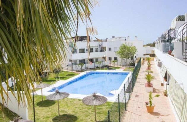 Foto 1 de Pis en venda a Torrequebrada de 2 habitacions amb terrassa i piscina