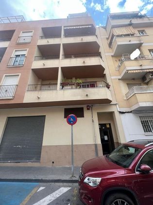 Foto 1 de Pis en venda a Centro - Torrevieja de 3 habitacions amb terrassa