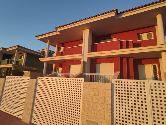 Foto 2 de Casa en venda a La Alcayna de 4 habitacions amb terrassa i piscina