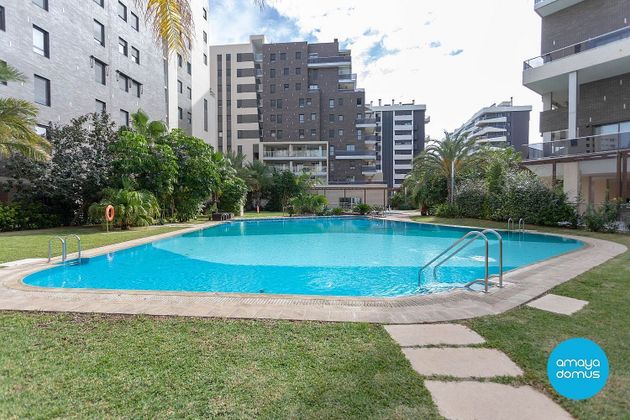 Foto 1 de Venta de piso en calle Maestro José Garberí Serrano de 3 habitaciones con terraza y piscina