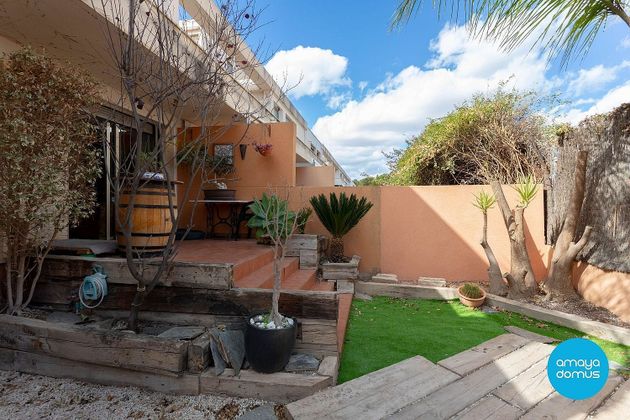 Foto 2 de Venta de casa en avenida Conrado Albaladejo de 5 habitaciones con terraza y piscina