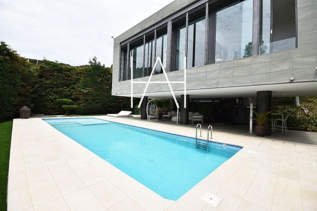 Foto 1 de Venta de chalet en Alella de 4 habitaciones con terraza y piscina