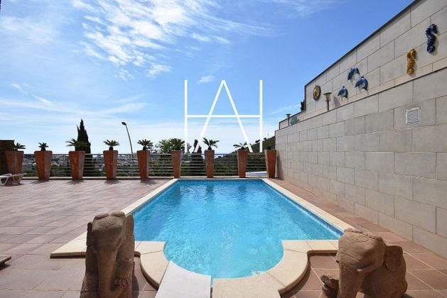 Foto 2 de Casa en venda a Tiana de 4 habitacions amb terrassa i piscina
