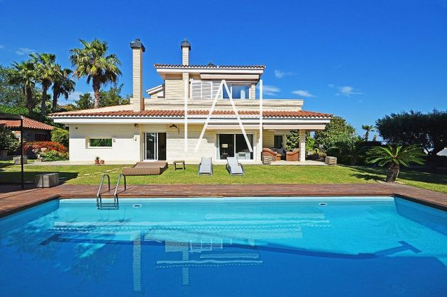Foto 1 de Xalet en venda a Alella de 7 habitacions amb terrassa i piscina