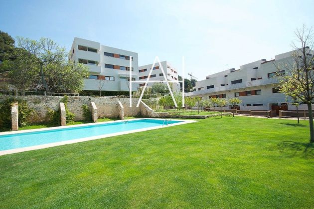 Foto 1 de Pis en venda a Alella de 2 habitacions amb terrassa i piscina