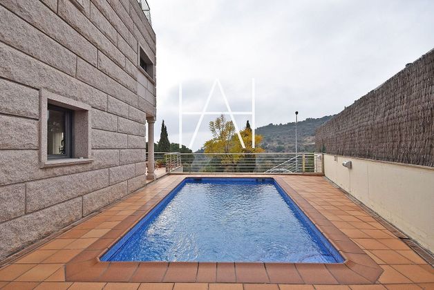 Foto 2 de Casa en venda a Tiana de 4 habitacions amb terrassa i piscina