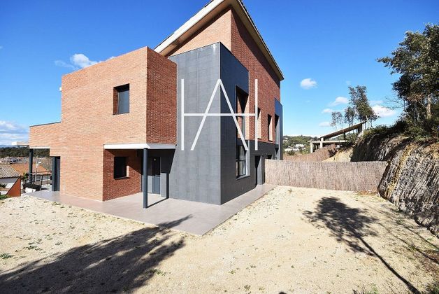 Foto 2 de Casa adossada en venda a Vallromanes de 3 habitacions amb garatge i balcó