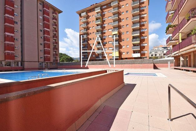 Foto 1 de Piso en venta en Vilassar de Mar de 3 habitaciones con terraza y piscina