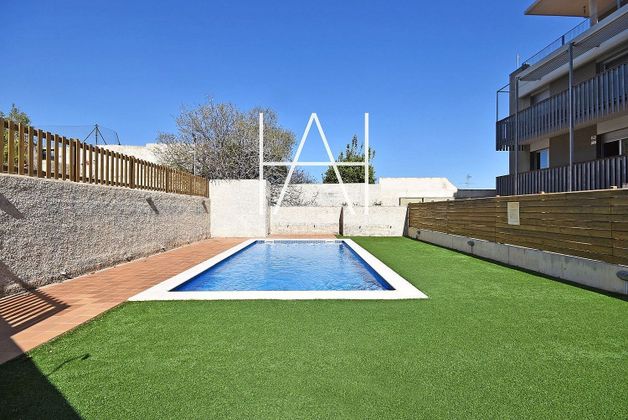 Foto 2 de Dúplex en venda a Montgat de 3 habitacions amb terrassa i piscina