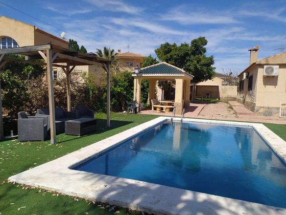 Foto 2 de Chalet en venta en Valle del Sol - Rio Park de 4 habitaciones con terraza y piscina