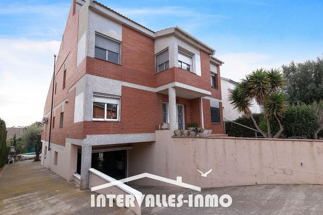 Foto 2 de Xalet en venda a calle Tarragona de 8 habitacions amb terrassa i piscina