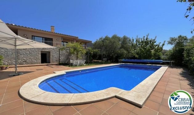 Foto 1 de Xalet en venda a Palau-Saverdera de 3 habitacions amb terrassa i piscina