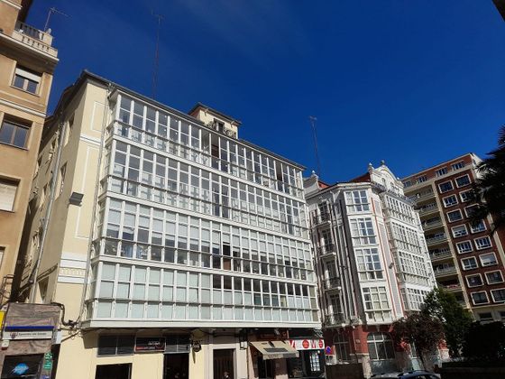 Foto 1 de Piso en venta en Centro - Ayuntamiento de 4 habitaciones con balcón y calefacción