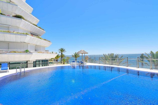 Foto 1 de Venta de piso en Playa de la Fontanilla de 3 habitaciones con terraza y piscina