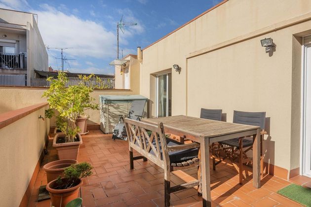 Foto 1 de Casa adossada en venda a Centre - Cornellà de Llobregat de 4 habitacions amb terrassa i garatge