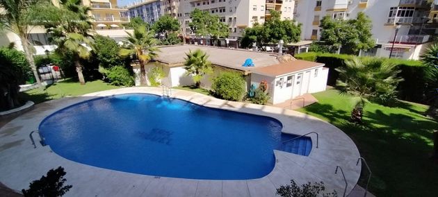 Foto 1 de Alquiler de piso en Zona Puerto Deportivo de 2 habitaciones con terraza y piscina