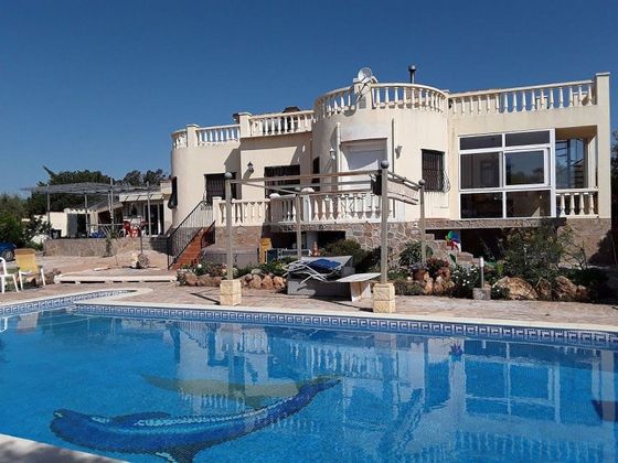Foto 1 de Casa en venta en Perelló, el (Tar) de 4 habitaciones con terraza y piscina