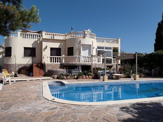 Foto 2 de Casa en venda a Perelló, el (Tar) de 4 habitacions amb terrassa i piscina