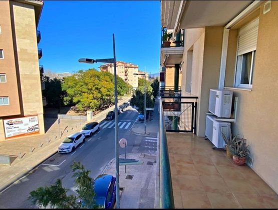 Foto 2 de Venta de piso en Remolins - St Jaume de 3 habitaciones con garaje y balcón
