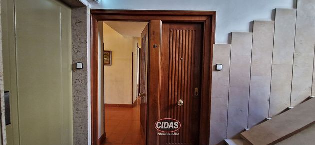 Foto 2 de Pis en venda a avenida Hermanos Menéndez Pidal de 4 habitacions amb calefacció i ascensor