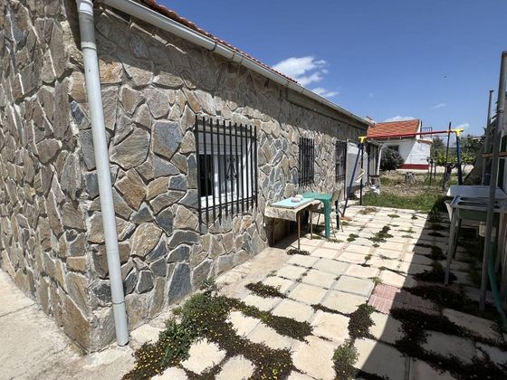 Foto 2 de Casa en venda a Fuentidueña de Tajo de 3 habitacions amb jardí