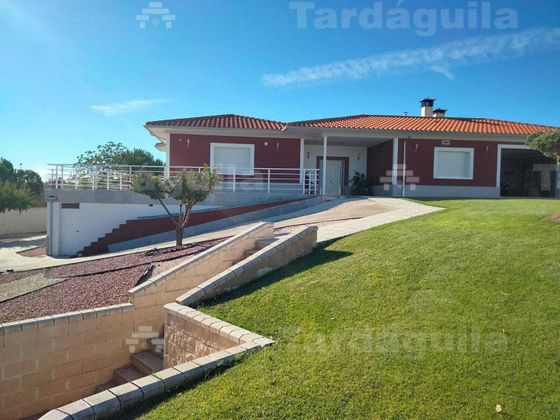 Foto 1 de Casa en venda a Villamayor de 4 habitacions amb terrassa i piscina