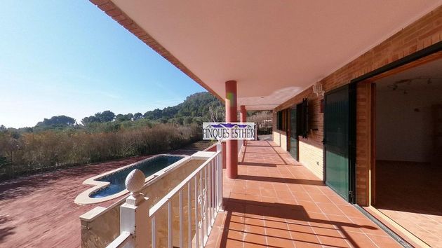 Foto 2 de Xalet en venda a Castellvell del Camp de 9 habitacions amb terrassa i piscina