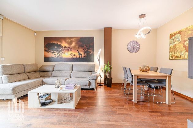 Foto 2 de Piso en venta en Centre - Cornellà de Llobregat de 4 habitaciones con terraza y garaje