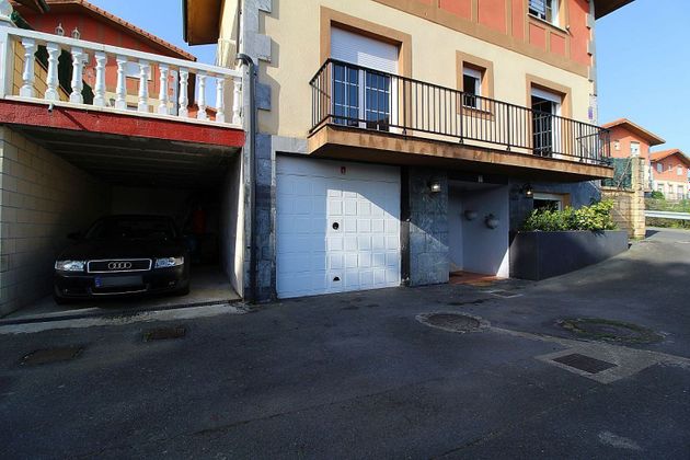 Foto 2 de Casa adossada en venda a Oriñón - Allendelagua de 3 habitacions amb terrassa i garatge