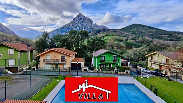 Foto 1 de Casa en venda a Ramales de la Victoria de 4 habitacions amb terrassa i piscina
