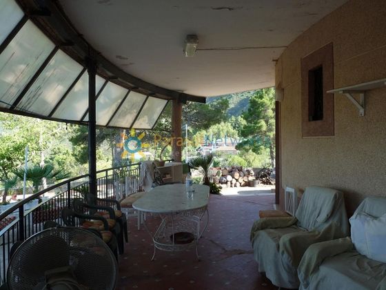 Foto 2 de Venta de chalet en Llaurí de 4 habitaciones con terraza y piscina