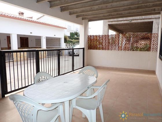 Foto 1 de Casa adossada en venda a Oliva pueblo de 2 habitacions amb terrassa