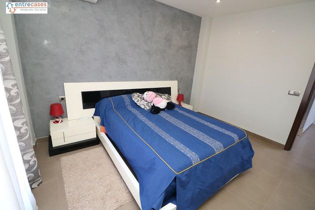 Foto 1 de Casa en venta en Albalat dels Tarongers de 4 habitaciones con terraza y aire acondicionado